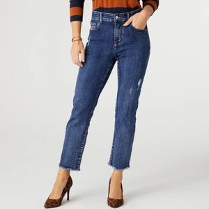 Coco + Carmen Everstretch straight ankle Jean with raw hem